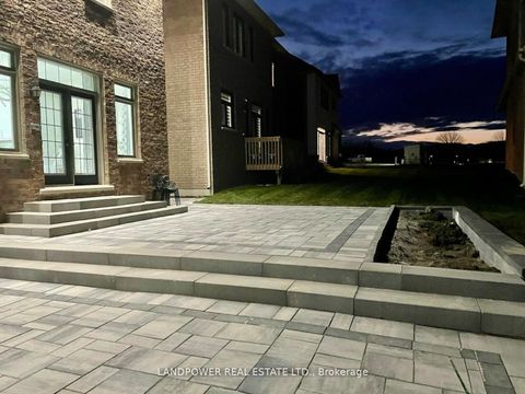 Photo 40 at 20 Tesla Crescent, Holland Landing, East Gwillimbury