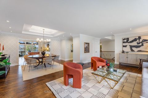 Photo 9 at 31 Ashwood Crescent, Rosethorn, Toronto