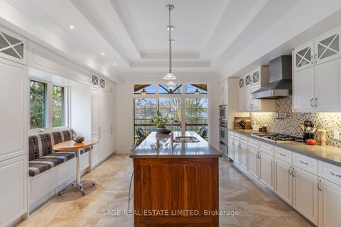 Photo 12 at 31 Ashwood Crescent, Rosethorn, Toronto