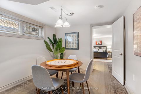Photo 34 at 31 Ashwood Crescent, Rosethorn, Toronto