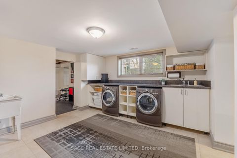 Photo 39 at 31 Ashwood Crescent, Rosethorn, Toronto