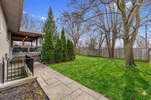 Photo 45 at 31 Ashwood Crescent, Rosethorn, Toronto