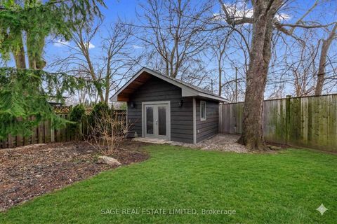Photo 48 at 31 Ashwood Crescent, Rosethorn, Toronto