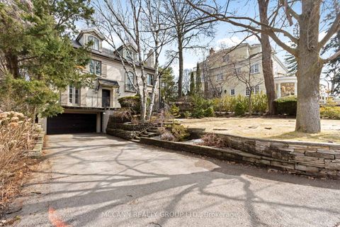 Photo 1 at 27 Strathgowan Crescent, Lawrence Park South, Toronto