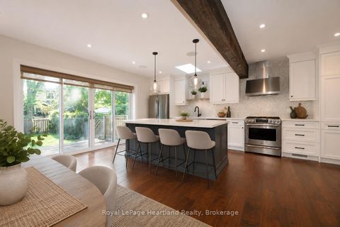 Photo 1 at 15 SCARBOROUGH HEIGHTS Boulevard, Cliffcrest, Toronto