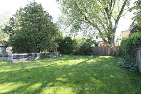 Photo 3 at 15 SCARBOROUGH HEIGHTS Boulevard, Cliffcrest, Toronto