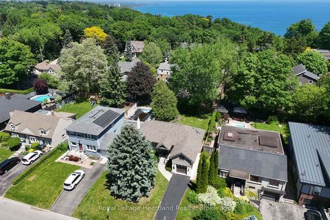 Photo 4 at 15 SCARBOROUGH HEIGHTS Boulevard, Cliffcrest, Toronto