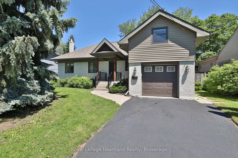 Photo 6 at 15 SCARBOROUGH HEIGHTS Boulevard, Cliffcrest, Toronto