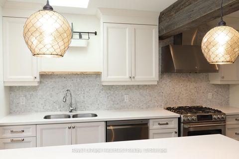 Photo 13 at 15 SCARBOROUGH HEIGHTS Boulevard, Cliffcrest, Toronto