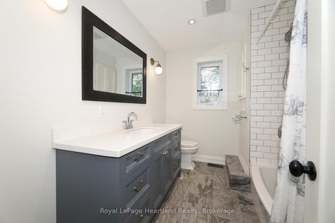 Photo 20 at 15 SCARBOROUGH HEIGHTS Boulevard, Cliffcrest, Toronto