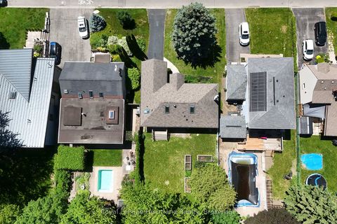 Photo 32 at 15 SCARBOROUGH HEIGHTS Boulevard, Cliffcrest, Toronto