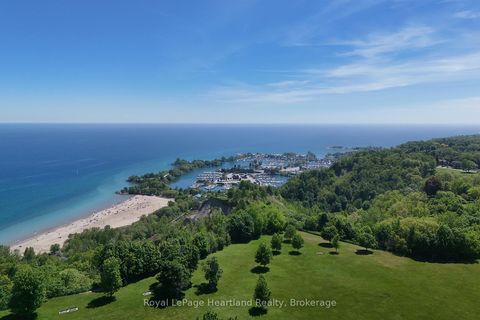 Photo 33 at 15 SCARBOROUGH HEIGHTS Boulevard, Cliffcrest, Toronto
