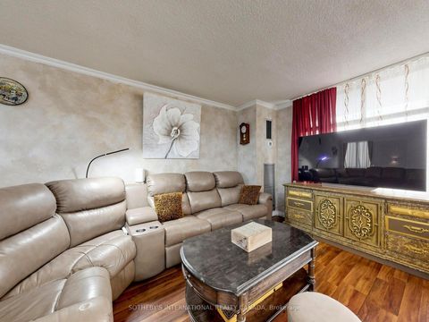 Photo 9 at 403 - 135 Marlee Avenue, Belgravia, Toronto