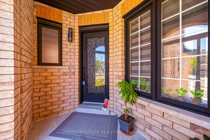 Photo 2 at 556 Highglen Avenue, Middlefield, Markham