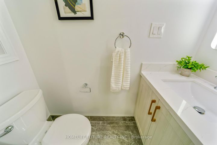 Photo 16 at 556 Highglen Avenue, Middlefield, Markham