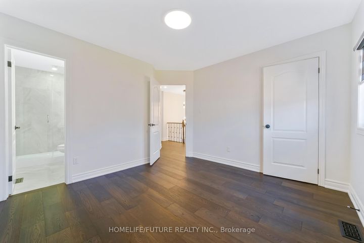 Photo 31 at 556 Highglen Avenue, Middlefield, Markham