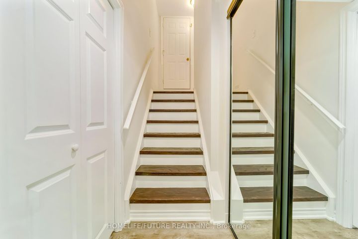 Photo 37 at 556 Highglen Avenue, Middlefield, Markham