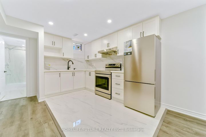 Photo 39 at 556 Highglen Avenue, Middlefield, Markham