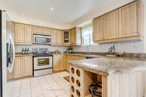Photo 16 at 52 Janesville Road, Uplands, Vaughan