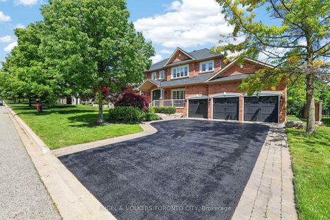 Photo 1 at 8 Duncton Wood Crescent, Hills of St Andrew, Aurora