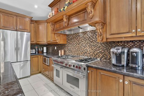 Photo 11 at 8 Duncton Wood Crescent, Hills of St Andrew, Aurora