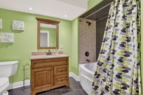 Photo 37 at 8 Duncton Wood Crescent, Hills of St Andrew, Aurora