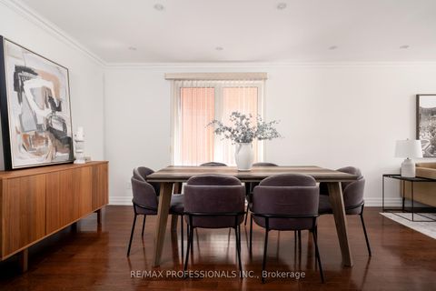 Photo 3 at 84 Harding Avenue, Amesbury, Toronto