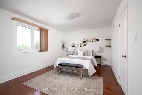 Photo 31 at 84 Harding Avenue, Amesbury, Toronto