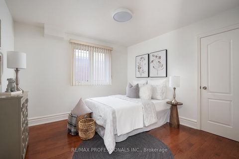 Photo 34 at 84 Harding Avenue, Amesbury, Toronto