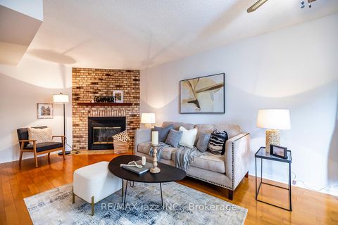 Photo 5 at 11 Chance Court, Bowmanville, Clarington