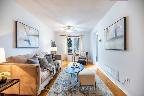 Photo 7 at 11 Chance Court, Bowmanville, Clarington