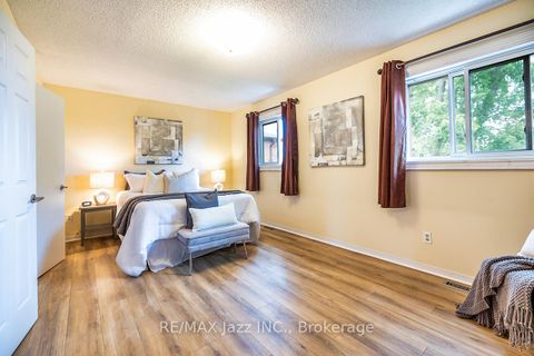 Photo 14 at 11 Chance Court, Bowmanville, Clarington