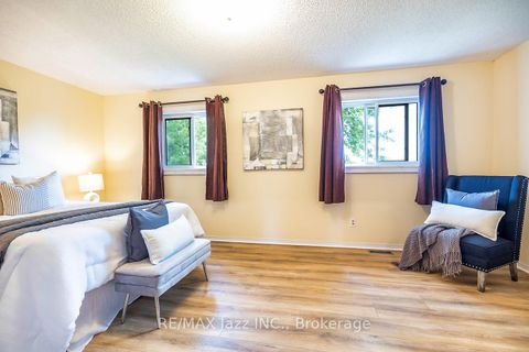 Photo 15 at 11 Chance Court, Bowmanville, Clarington