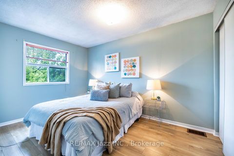 Photo 18 at 11 Chance Court, Bowmanville, Clarington