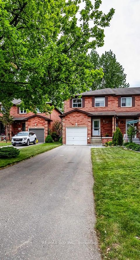 Photo 29 at 11 Chance Court, Bowmanville, Clarington