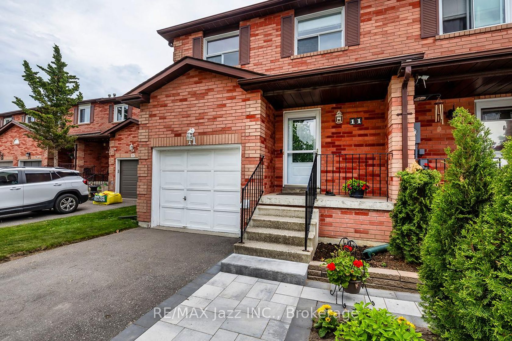 11 Chance Court, Bowmanville, Clarington 
