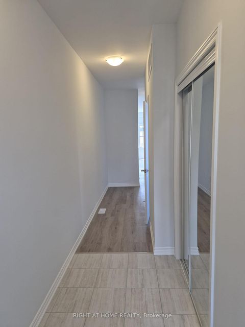 Photo 2 at 17 Ravenscraig Place, Cookstown, Innisfil