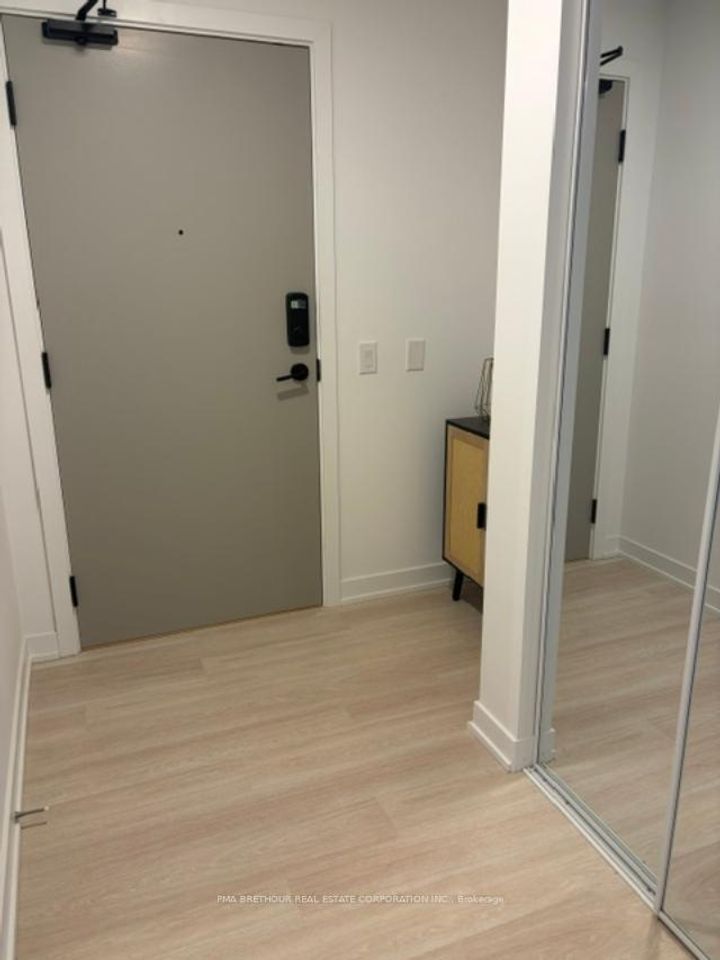 Photo 16 at 1001 - 5105 Hurontario Street, Hurontario, Mississauga