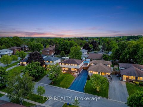 Photo 2 at 376 Surrey Drive, Eastdale, Oshawa