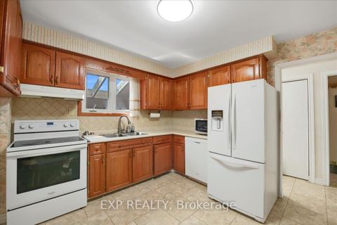 Photo 7 at 376 Surrey Drive, Eastdale, Oshawa