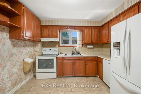 Photo 10 at 376 Surrey Drive, Eastdale, Oshawa