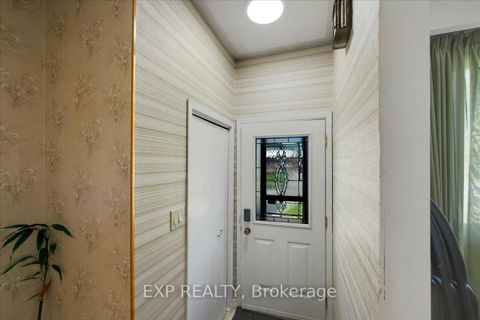 Photo 14 at 376 Surrey Drive, Eastdale, Oshawa
