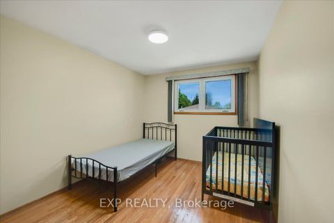 Photo 21 at 376 Surrey Drive, Eastdale, Oshawa