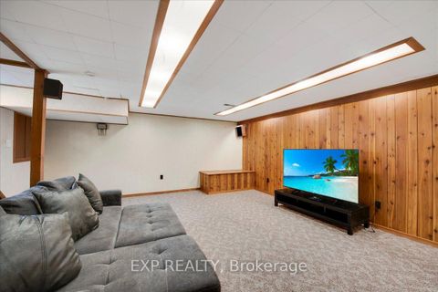 Photo 31 at 376 Surrey Drive, Eastdale, Oshawa