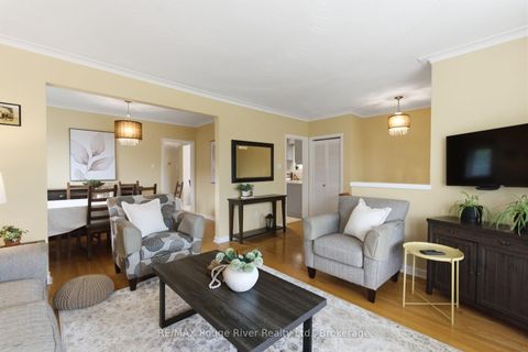 Photo 5 at 910 Crocus Crescent, Downtown Whitby, Whitby