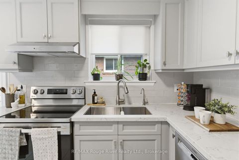 Photo 9 at 910 Crocus Crescent, Downtown Whitby, Whitby