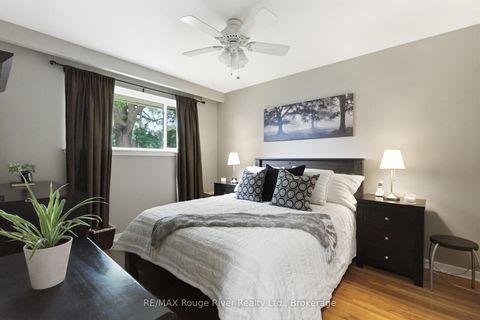 Photo 17 at 910 Crocus Crescent, Downtown Whitby, Whitby