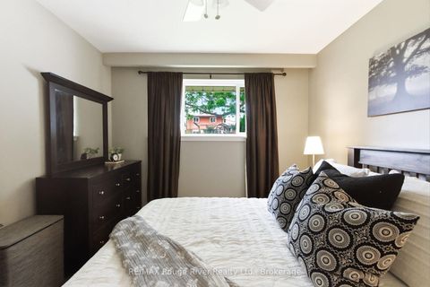 Photo 18 at 910 Crocus Crescent, Downtown Whitby, Whitby