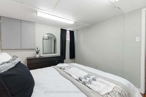 Photo 24 at 910 Crocus Crescent, Downtown Whitby, Whitby