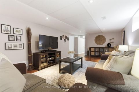 Photo 27 at 910 Crocus Crescent, Downtown Whitby, Whitby